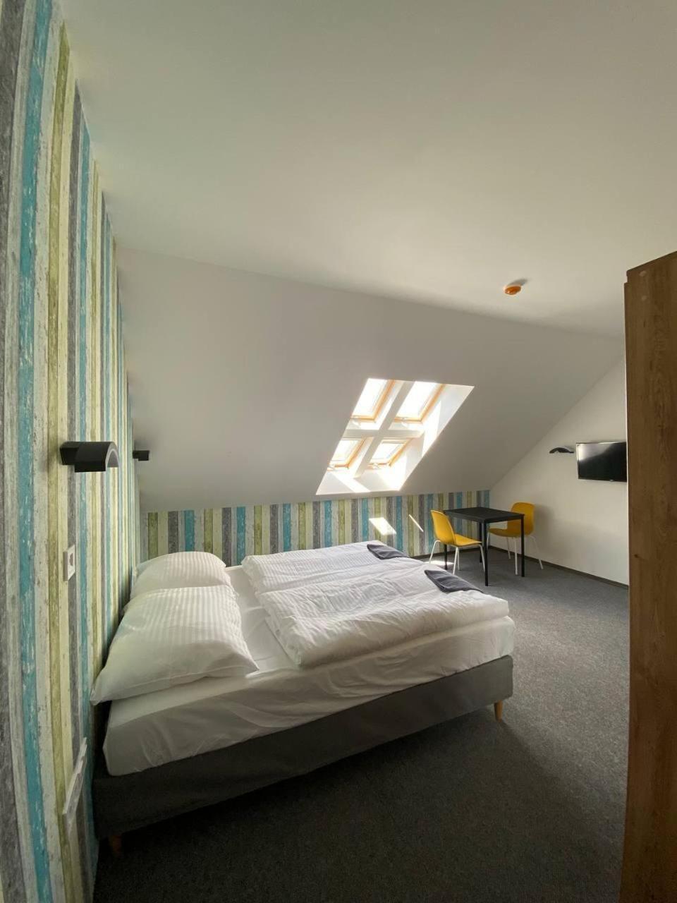 Rc Jecna Rooms Prague Exterior photo